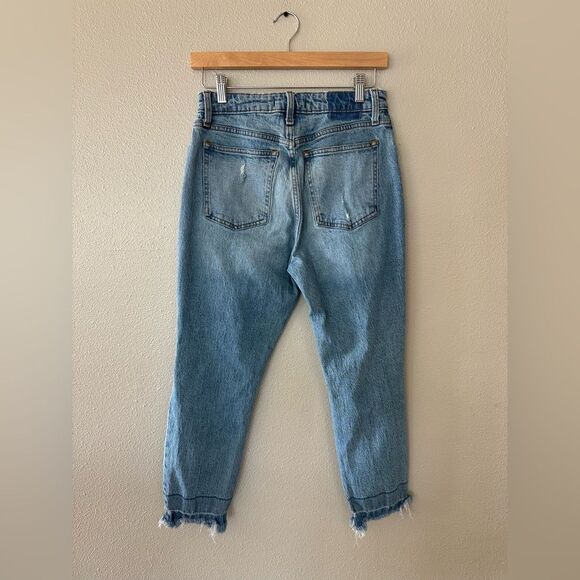Abercrombie and Fitch High Rise Mom Jean Distressed Size 6 SHORT - Picture 5 of 6
